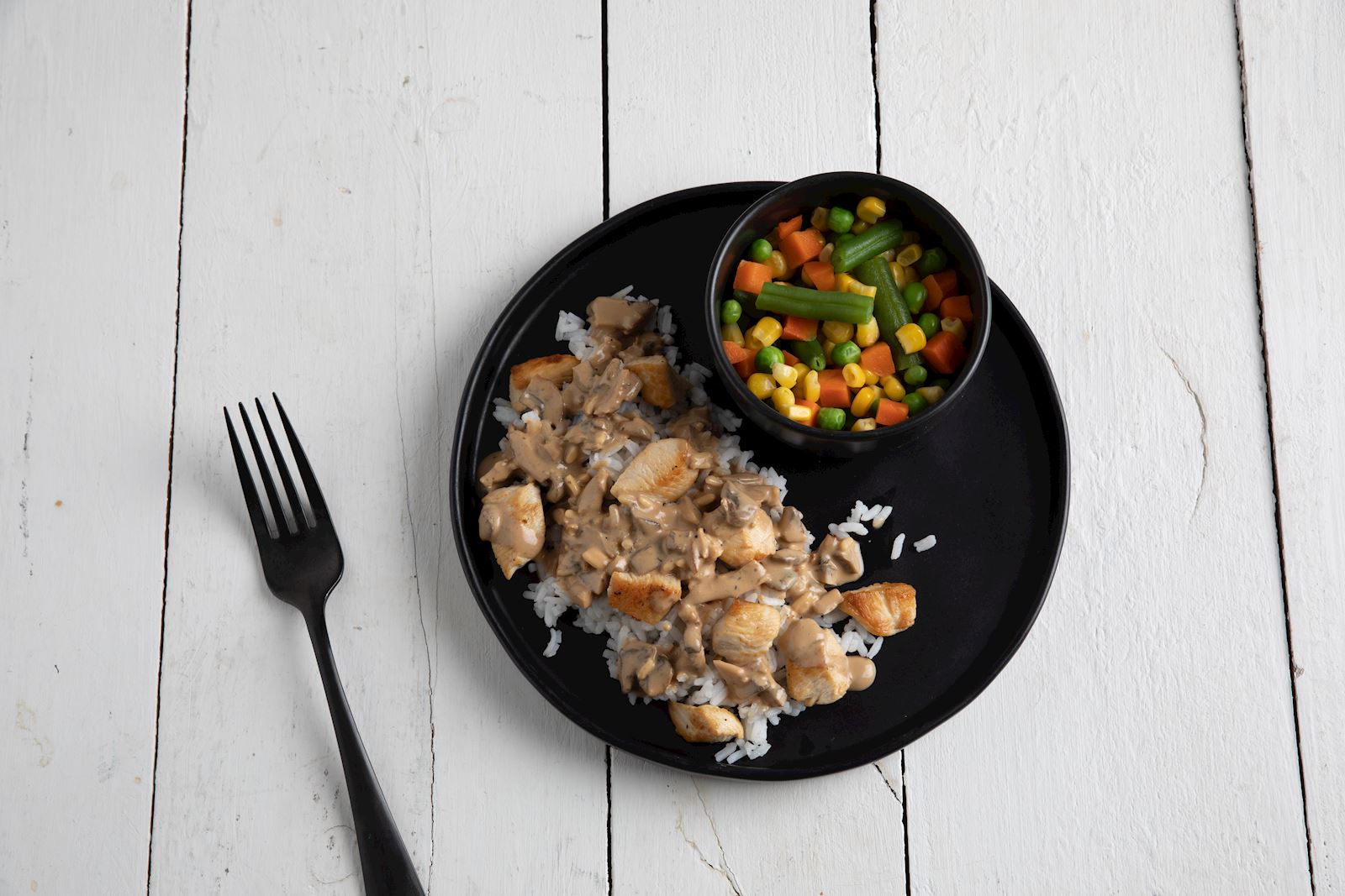 Creamy Chicken and Mushroom Casserole with Mixed Vegetables